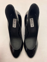 Load image into Gallery viewer, Alaïa - Low Cut Patent Leather Pumps - Black