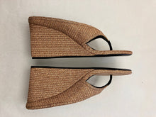 Load image into Gallery viewer, Alaïa - RAFFIA CUBE FLIP-FLOPS MULES - Natural