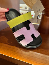 Load image into Gallery viewer, Hermes - Chypre Sandal in Crepe Satin - Petal Violet/ Lime Green