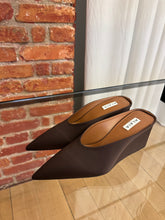 Load image into Gallery viewer, Alaïa -SATIN CUBE WEDGE MULES - Dark Brown
