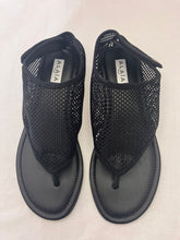 Load image into Gallery viewer, Alaïa - MESH FLIP-FLOPS SANDALS - Black
