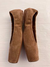 Load image into Gallery viewer, Alaïa - SQUARE TOE LEATHER BALLERINAS - Umbrella
