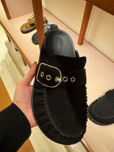 Load image into Gallery viewer, Hermes - Key Sandal - Black
