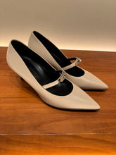 Load image into Gallery viewer, Hermes - Majeste 60 Heels in Nappa Leather - Ruban Beige
