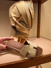 Load image into Gallery viewer, Hermes - Oran Sandal in Frayed Linen - Beige
