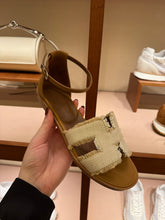 Load image into Gallery viewer, Hermes - Santorini Toile Sandal - Beige/Natural

