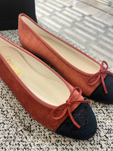 Load image into Gallery viewer, Chanel - Velvet Ballet Flats
