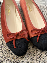 Load image into Gallery viewer, Chanel - Velvet Ballet Flats
