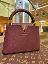 Load image into Gallery viewer, Louis Vuitton - Exclusive Limited Edition Mini Capucines Handbag in Ostrich Leather - Bordeaux
