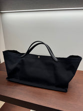 Load image into Gallery viewer, The Row - Idaho XL Bag - Black
