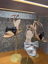 Load image into Gallery viewer, Valentino - BOWOW KIDS LEATHER SANDALS 95 MM - Silver
